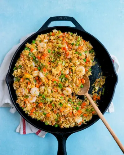 Arroz frito com camarão