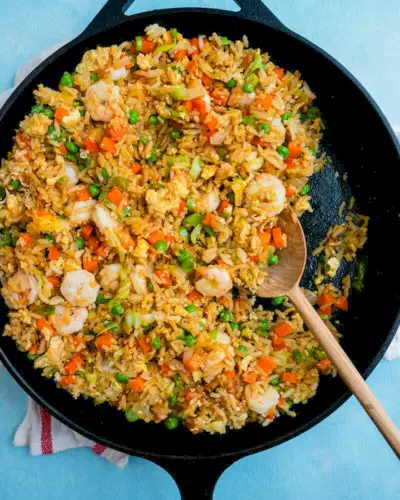 Arroz frito com camarão
