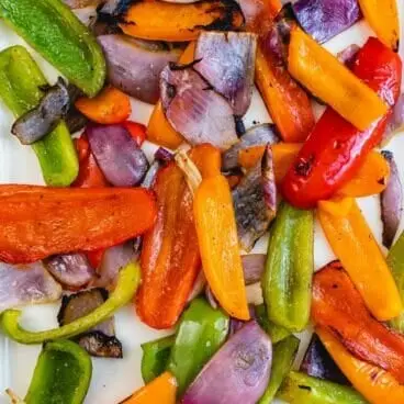 Poivrons et oignons grillés