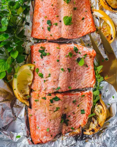 Saumon grillé en papillote