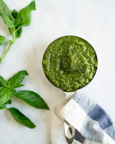 Pesto de manjericão