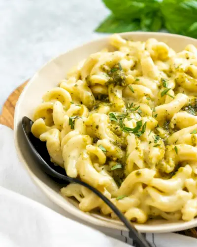 Pesto macarrão com queijo