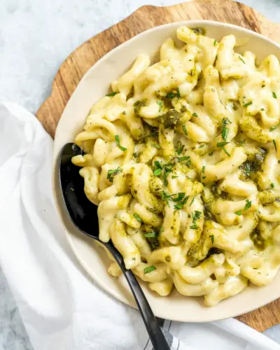 Pesto macarrão com queijo