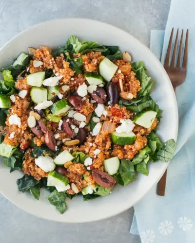 Mediterraner Quinoa-Salat