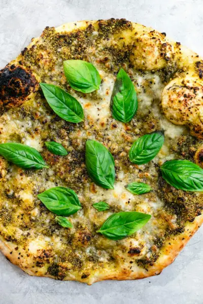 Pizza au basilic