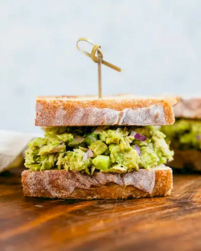 Insalata di tonno con avocado