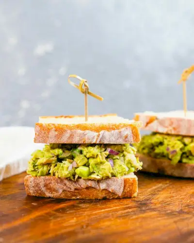 Insalata di tonno con avocado