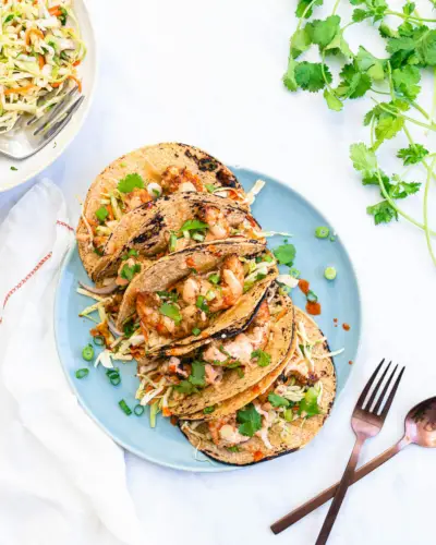 Tacos de camarão grelhado