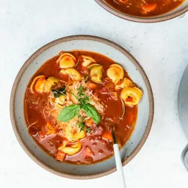 sopa de tortellini