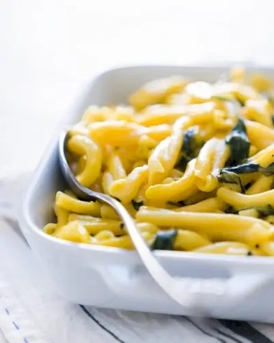 Iogurte grego macarrão com queijo