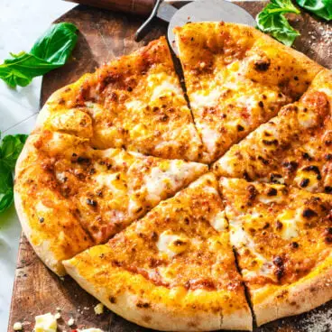 Pizza aux quatre fromages