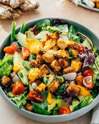 Salada de tofu