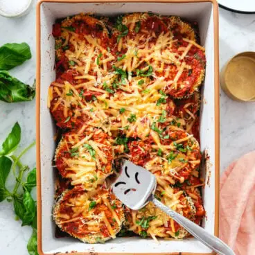 Berinjela vegana com parmesão