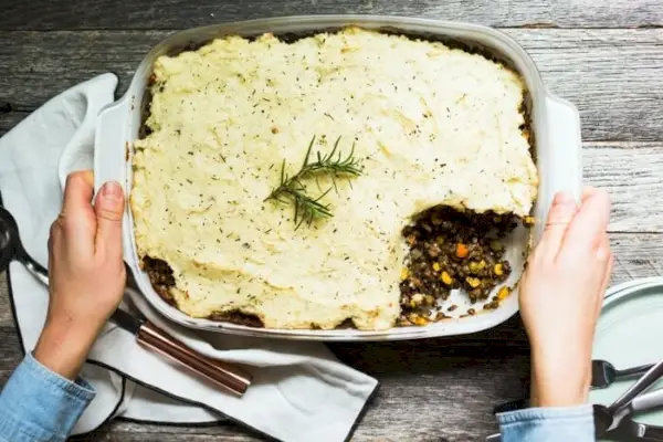 Vegetariánský pastýřský koláč s francouzskou čočkou | Yumpulse