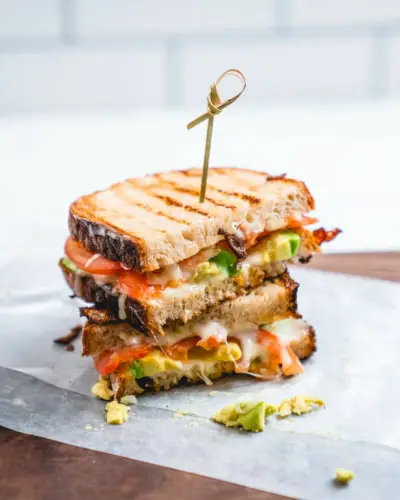 Fromage grillé à l'avocat