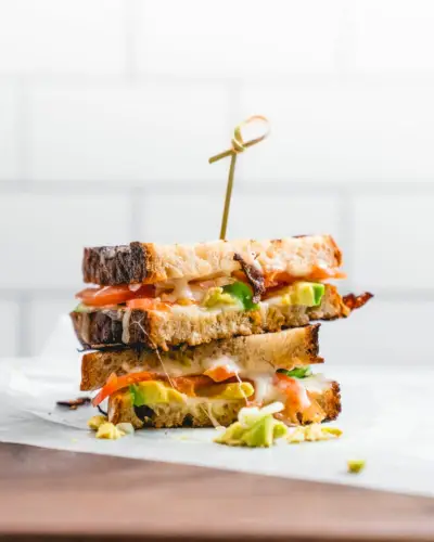 Fromage grillé à l'avocat
