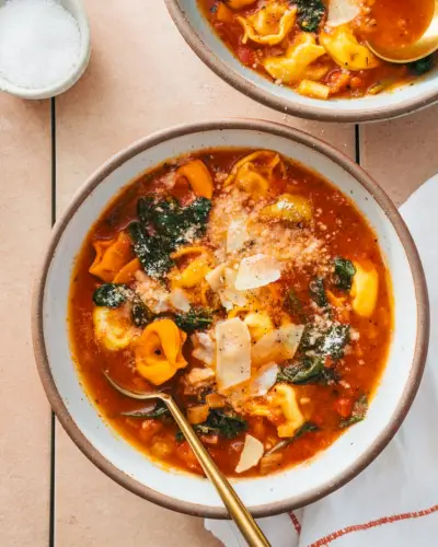 Spinat-Tortellini-Suppe