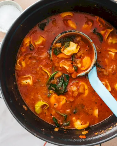 Spinat-Tortellini-Suppe