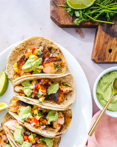 Tacos de salmão
