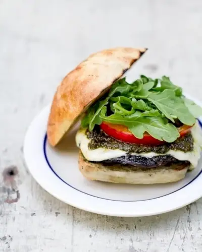 Hamburger di funghi pesto portobello