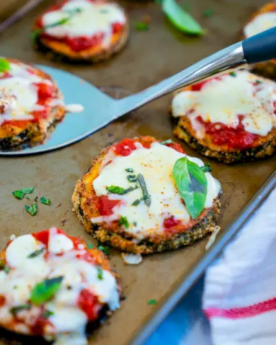 Berinjela assada com parmesão