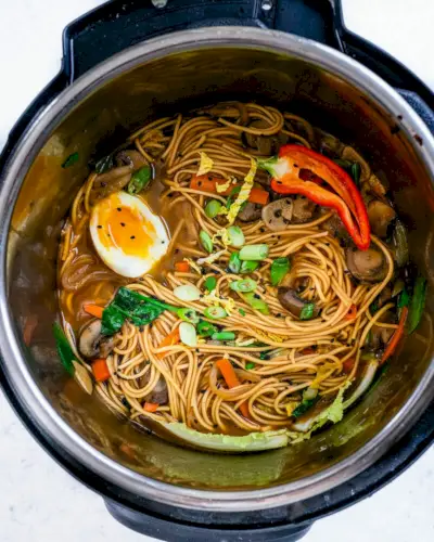 Ramen instantané en pot