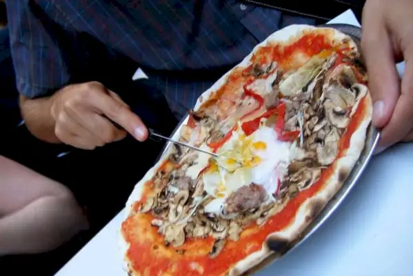 Pizza aux œufs
