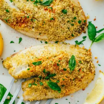 Tilápia com crosta de parmesão