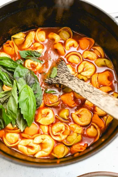 Como fazer sopa de tortellini