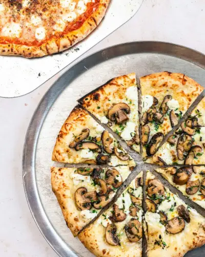 Pizza aux champignons