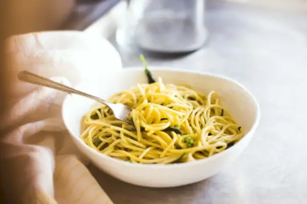 Jarní vegetariánská Carbonara | Yumpulse