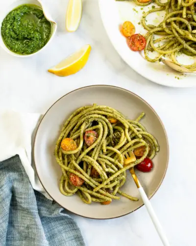 Pâtes végétaliennes au pesto
