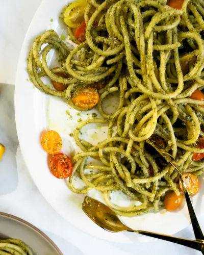 Pâtes végétaliennes au pesto