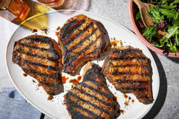 Côtelettes de porc grillées