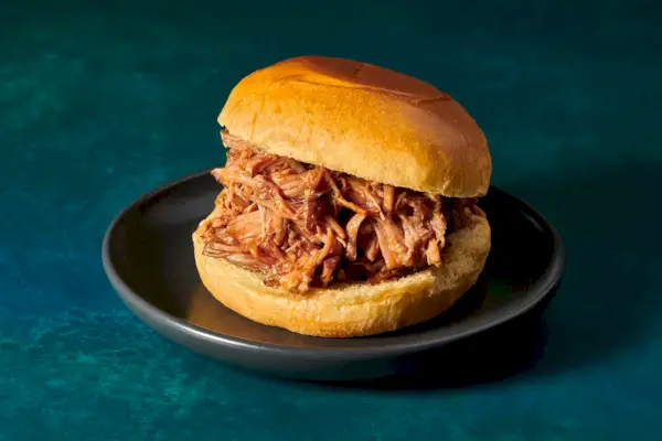 Porc effiloché au barbecue à la mijoteuse