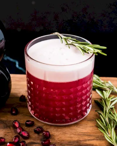 Granatapfel-Gin-Cocktail