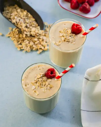 Smoothie à l'avoine, à la banane et au beurre de cacahuète