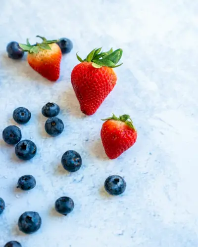 Fraises et myrtilles