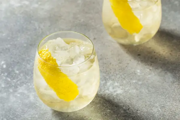 Um fizz feito com cocchi americano