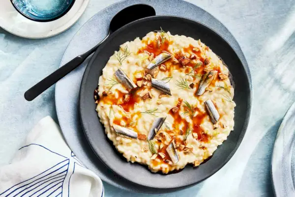 Rizoto s boquerones a karamelovou rybou omáčkou