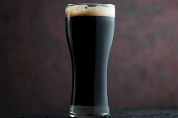 クラフトビールポーターのダークグラス