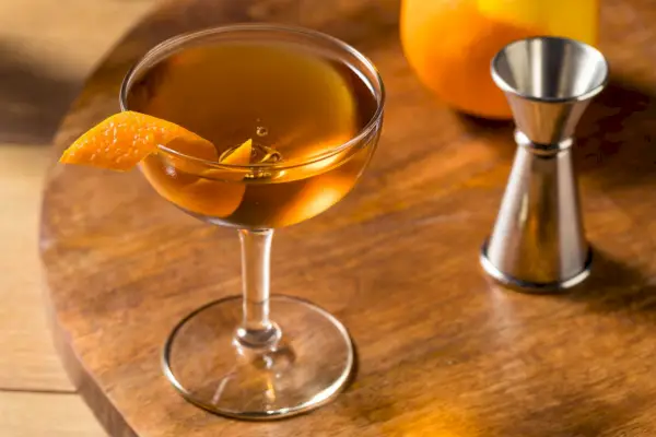 Ein Hanky-Panky-Cocktail mit Fernet