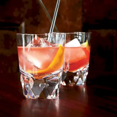 hp-201206-HD-gin-campari-old-fashioned.webp