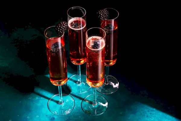 Amora Kir Royale