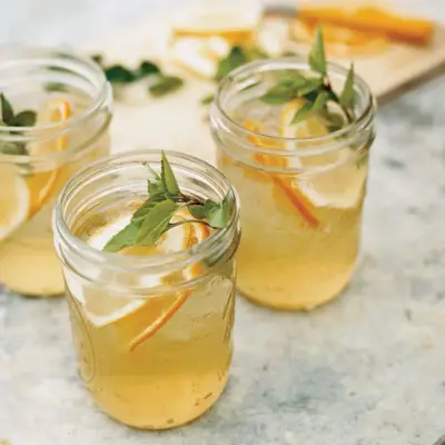 Thai-Basilikum-Sangria