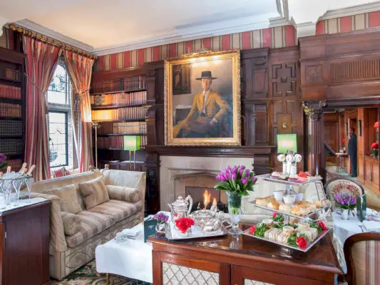 El Milestone Hotel y Residencias