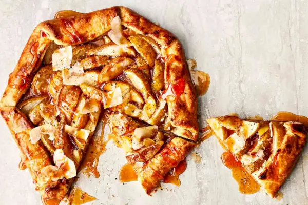 Tarte poire, miel et Parmigiano-Reggiano