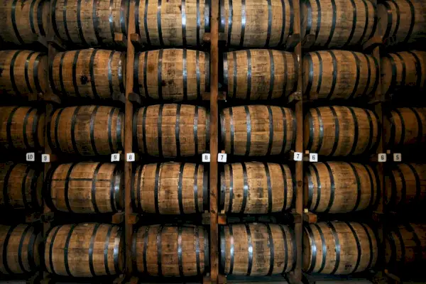 Jaka jest różnica między whisky i whisky
