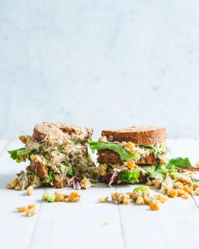 Sandwich à la salade de pois chiches | Sandwich végétarien à la salade de poulet | Recettes de déjeuner faciles
