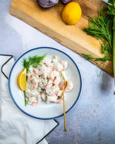 Wie man Garnelensalat macht